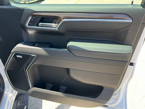 New 2026 Chevrolet Silverado 1500 RST w/ Dark Appearance Package AWD/4WD image 24