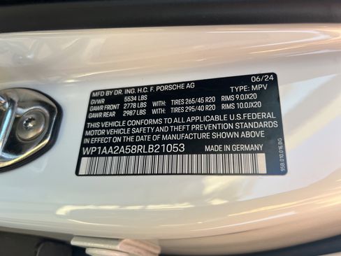 Used 2024 Porsche Macan image 32