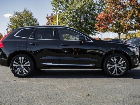Certified 2022 Volvo XC60 B6 Inscription w/ Advanced Package image 4