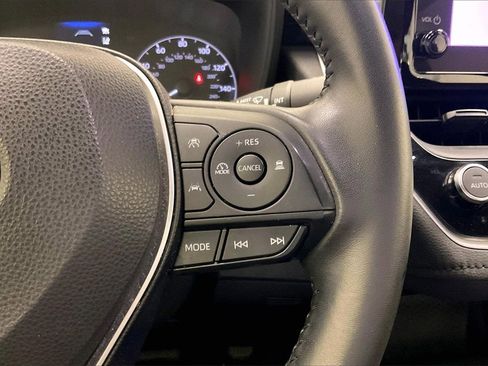 Used 2023 Toyota Corolla SE w/ SE Premium Package image 19