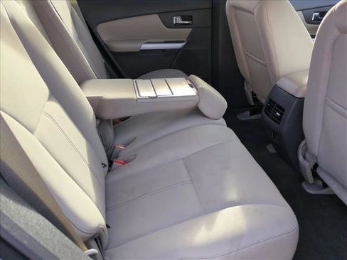 Used 2013 Ford Edge SE image 19