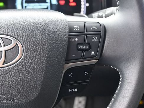 Used 2025 Toyota Camry SE w/ Convenience Package FWD image 28