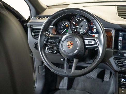 Certified 2023 Porsche Macan AWD/4WD image 26