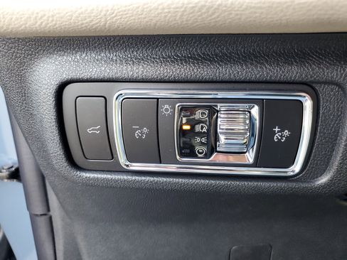 New 2026 Lincoln Corsair Premiere image 14