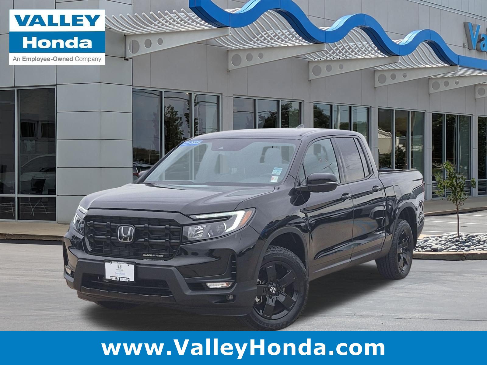 Certified 2025 Honda Ridgeline Black Edition image 1