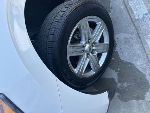 Used 2020 Ford Expedition Max XLT w/ Equipment Group 202A image 9