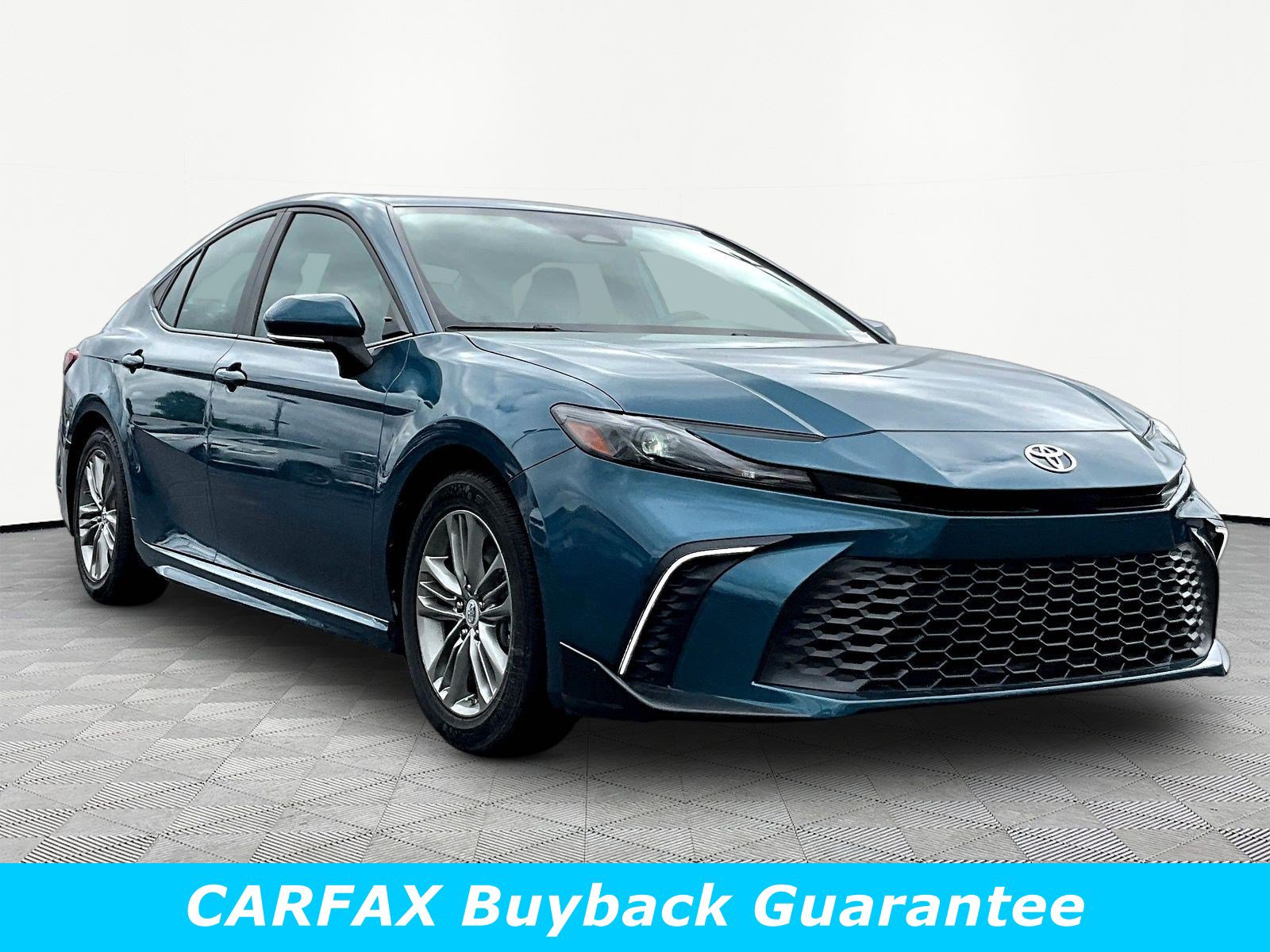 Used 2025 Toyota Camry SE w/ Multimedia Upgrade Package FWD image 3