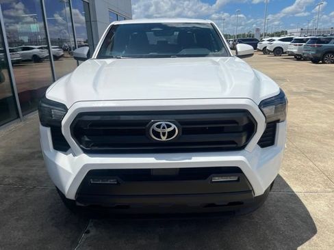 Used 2024 Toyota Tacoma SR5 AWD/4WD image 6