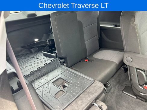 Used 2020 Chevrolet Traverse LT FWD image 12
