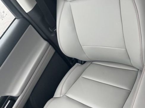 New 2025 Ford Expedition Active image 25