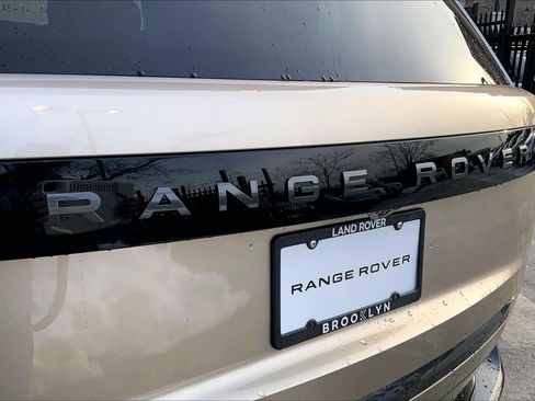 New 2026 Land Rover Range Rover Long Wheelbase SE image 15