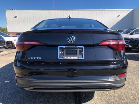 Used 2024 Volkswagen Jetta S image 5