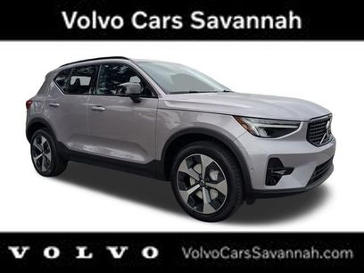 New 2026 Volvo XC40 B4 Plus w/ Protection Package Premier