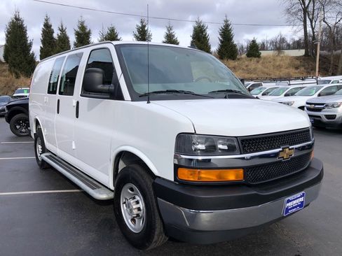 Used 2024 Chevrolet Express 2500 w/ Driver Convenience Package image 7