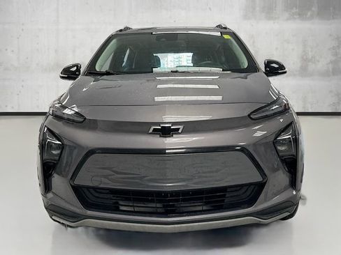 Used 2022 Chevrolet Bolt EUV LT w/ Convenience Package image 2