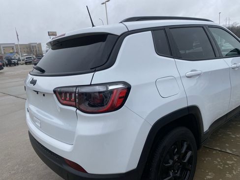 Used 2025 Jeep Compass Latitude w/ Convenience Group image 6