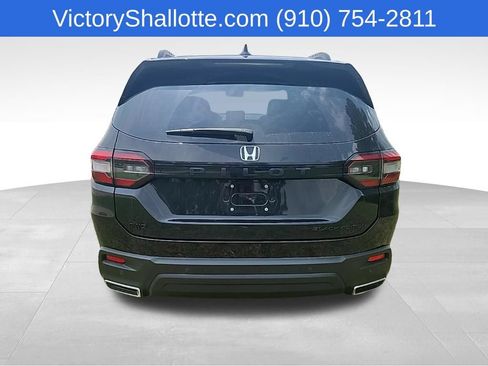 Used 2025 Honda Pilot Black Edition image 29