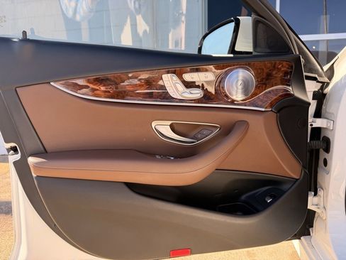 Used 2018 Mercedes-Benz E 300 E 300 image 16