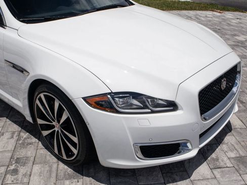 Used 2019 Jaguar XJ L Portfolio RWD image 13