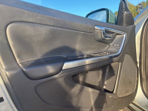 Used 2018 Volvo V60 T5 Dynamic w/ Vision Package image 43