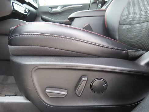 Used 2023 Ford Escape ST-Line w/ Tech Pack #1 AWD/4WD image 8