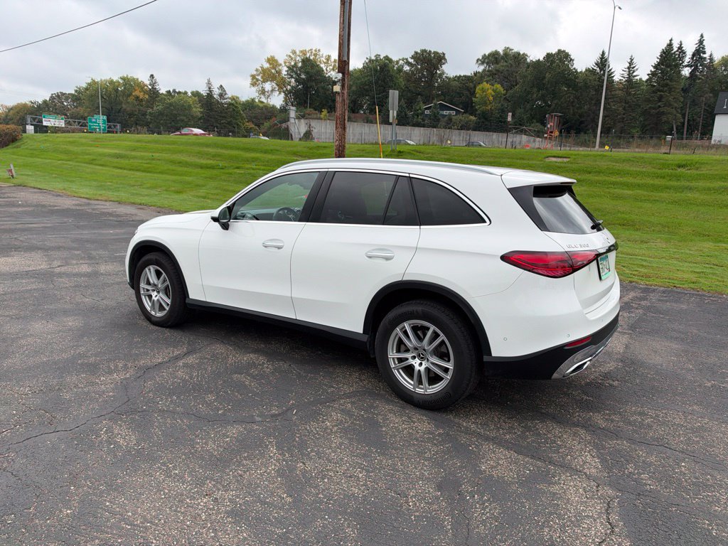 Used 2025 Mercedes-Benz GLC 300 4MATIC image 33