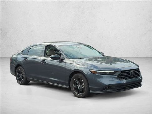 Used 2025 Honda Accord SE image 3