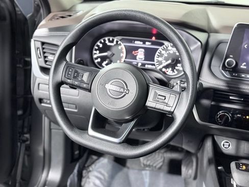 Used 2023 Nissan Rogue S AWD/4WD image 10