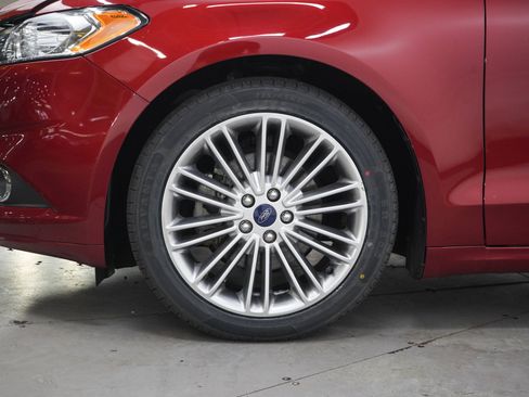 Used 2015 Ford Fusion SE w/ Equipment Group 202A FWD image 27