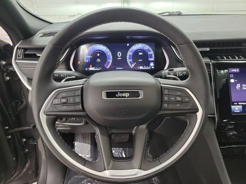 Used 2023 Jeep Grand Cherokee Altitude AWD/4WD image 22