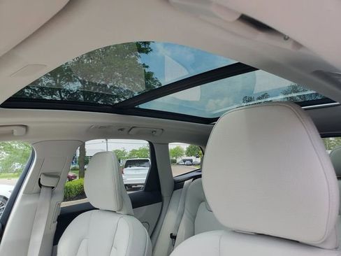 Used 2023 Volvo XC60 B5 Plus w/ Climate Package AWD/4WD image 13