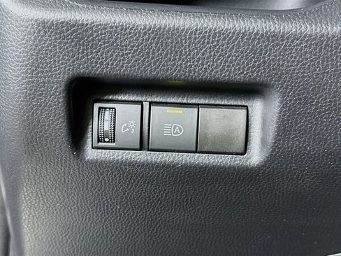 Used 2025 Toyota RAV4 XLE FWD image 17