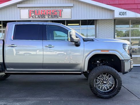 Used 2024 GMC Sierra 3500 Denali Ultimate image 12