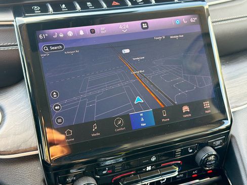 Used 2023 Jeep Grand Cherokee L Limited image 33