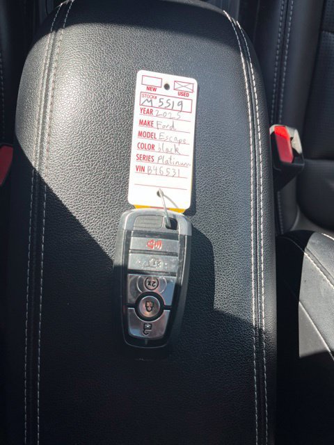 Used 2025 Ford Escape Platinum AWD/4WD image 53