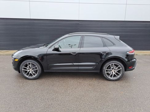 Certified 2026 Porsche Macan AWD/4WD image 2