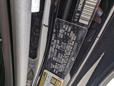 New 2026 Kia Carnival EX image 28