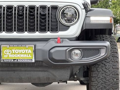 Used 2024 Jeep Wrangler Unlimited Rubicon w/ XTREMEE 35" Tire Package AWD/4WD image 8