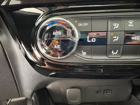 New 2026 Chevrolet Trax ACTIV w/ Sunroof Package FWD image 11