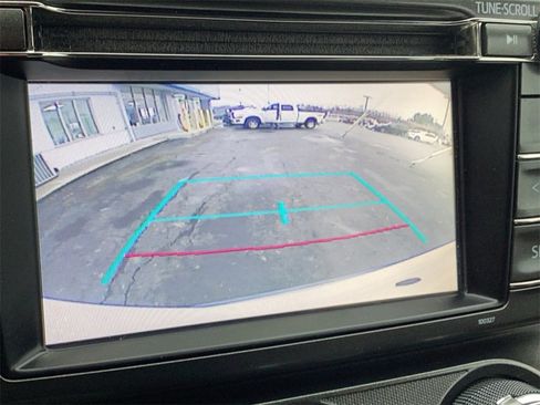 Used 2015 Toyota RAV4 LE image 28