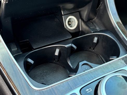 Used 2018 Mercedes-Benz C 300 Sedan image 24
