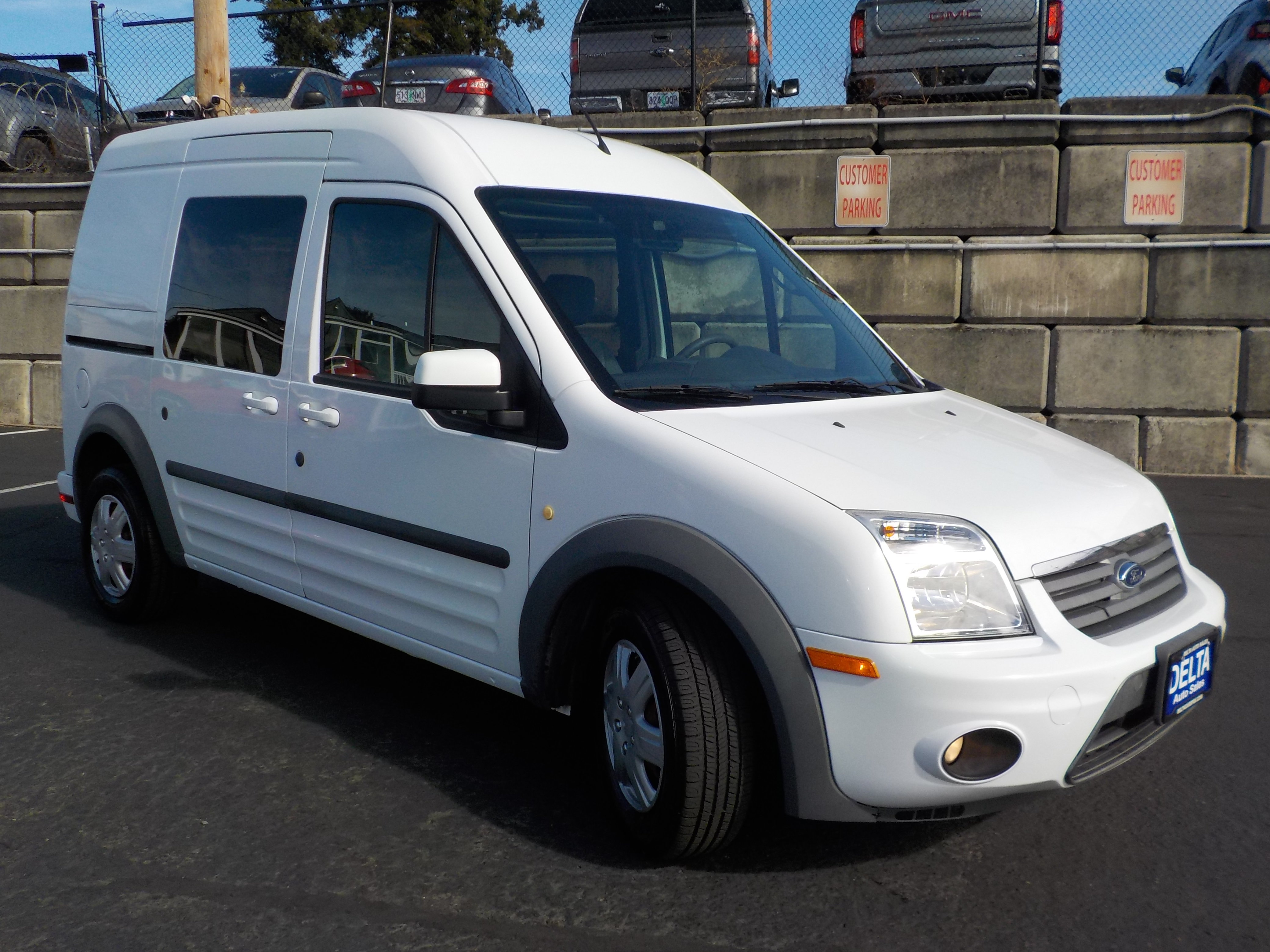 Used 2011 Ford Transit Connect XLT FWD image 1