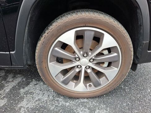 Used 2022 Jeep Cherokee Limited w/ Elite Package image 12