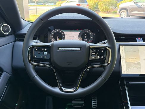 Used 2026 Land Rover Range Rover Evoque Dynamic SE AWD/4WD image 18