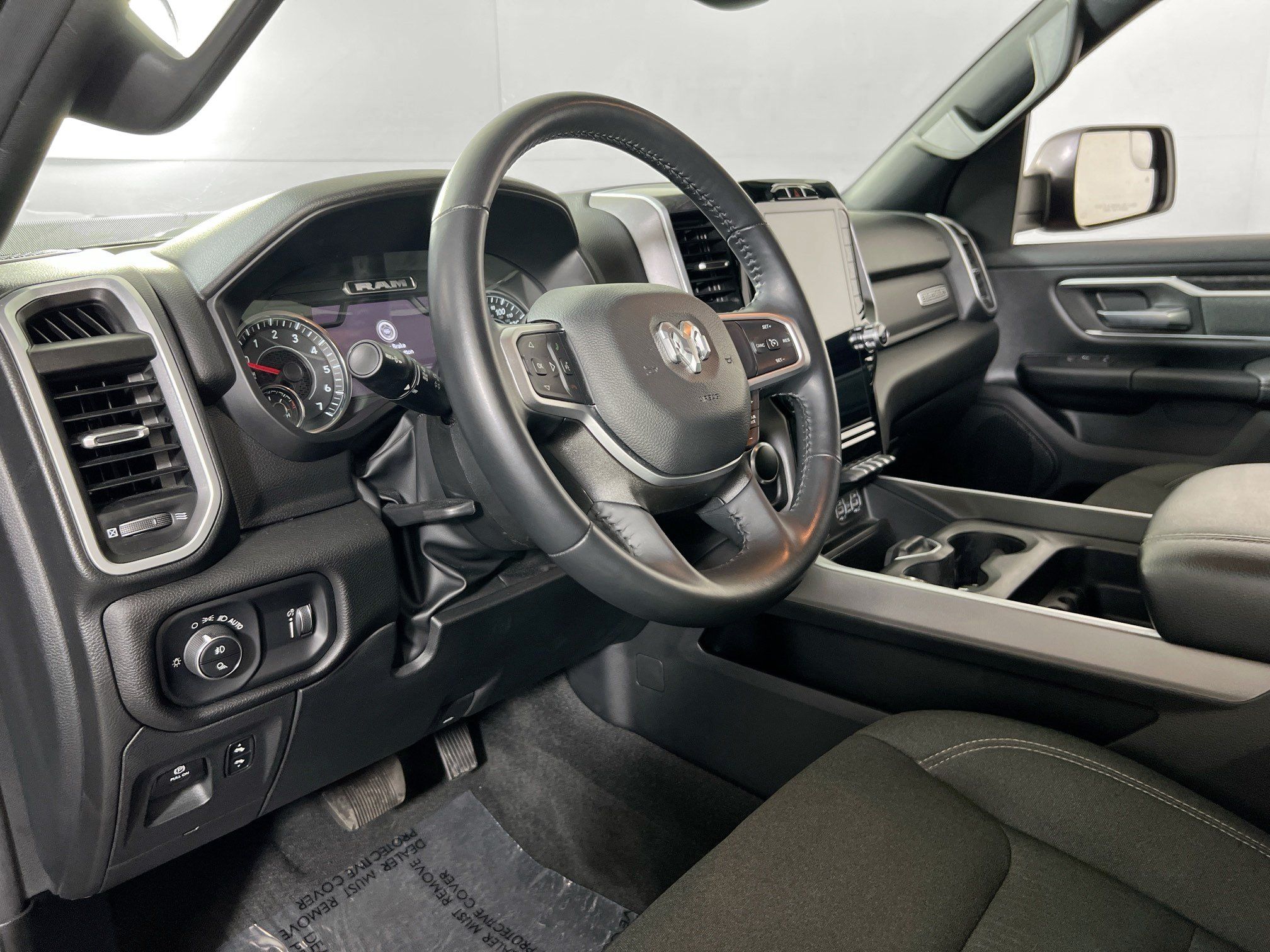 Used 2023 RAM 1500 Big Horn AWD/4WD image 9