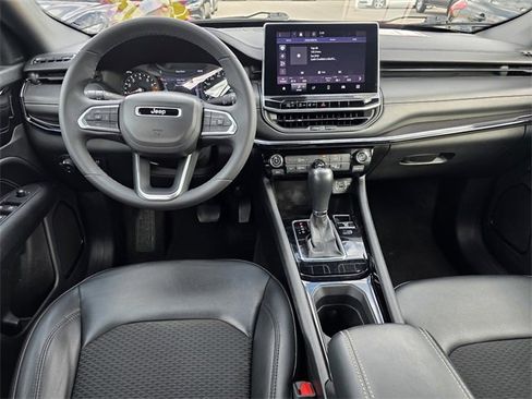 Used 2022 Jeep Compass Altitude image 11