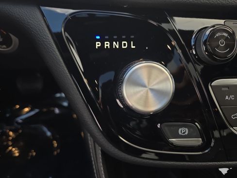 New 2026 Chrysler Pacifica Limited image 14