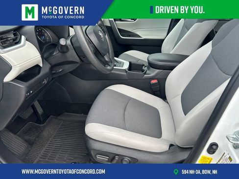 Used 2022 Toyota RAV4 XLE w/ Convenience Package AWD/4WD image 14