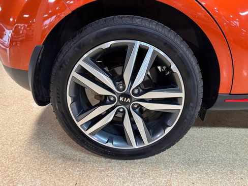 Used 2018 Kia Soul ! w/ Tech Package FWD image 40