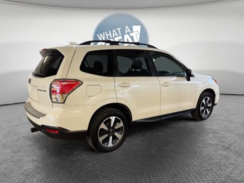 Used 2018 Subaru Forester 2.5i Premium w/ All-Weather Package image 3